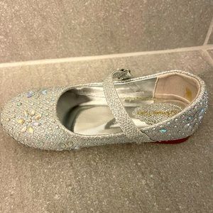 Little Girls Silver Sparkle Dress Shoes